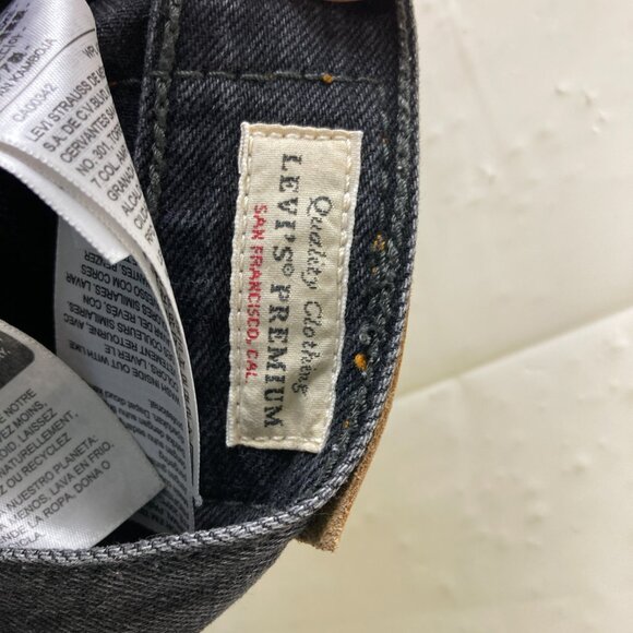 Levi's Premium 501 Women Sz 33 Black Distressed Button fly Jean Shorts High Rise - Picture 7 of 9